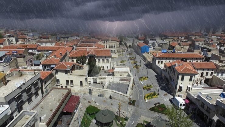 Şiddetli Rüzgar Hayatı Olumsuz Etkiledi
