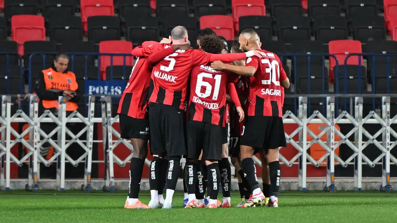 Gaziantep FK Geri Dönüşle 3 Puanı Aldı