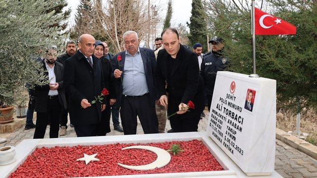 Şehit Polis Mezarı Başında Anıldı