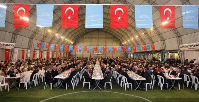 AKP ve MHP’yi Buluşturan İftara Büyük Katılım