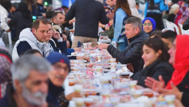 Eğitim Bir-Sen’den İslahiyeli Eğitim Çalışanlarına İftar Daveti