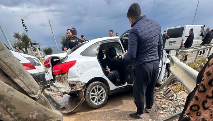 Yine Biberli Kavşak Yine Kaza: 2 Yaralı