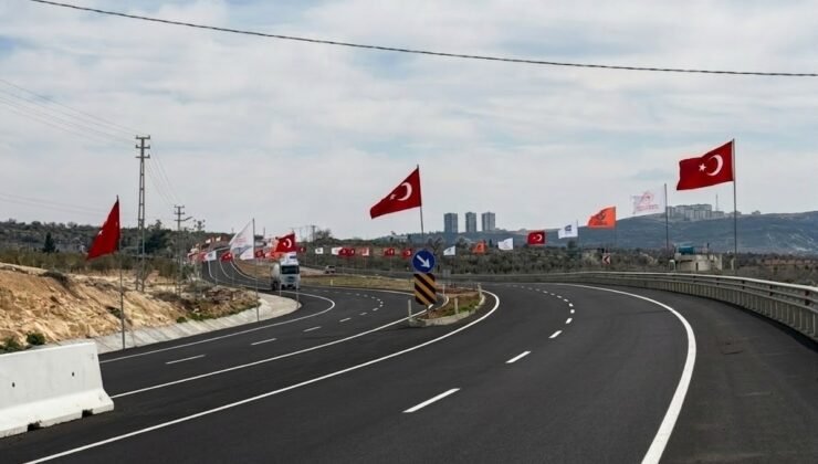 Kilis–İslahiye Yolunu Görenler Hayran Kalıyor