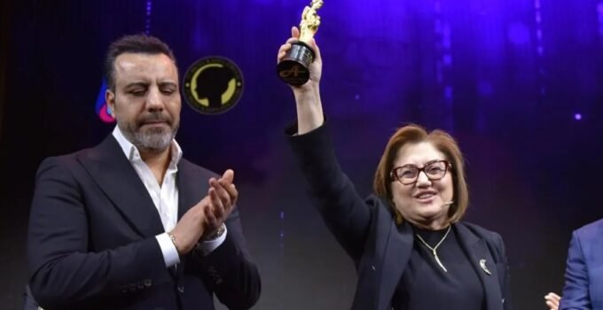 Başkan Fatma Şahin’e Mesleki Başarı Ödülü