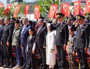 İslahiye’de 23 Nisan Coşkusu: Müftü Demir Kutlamalara Katıldı