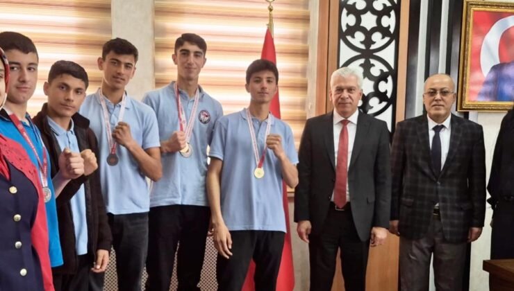 İslahiye’nin Gururu Oldular: Genç Muay Thai Sporcuları Türkiye Finallerine Göz Dikti!