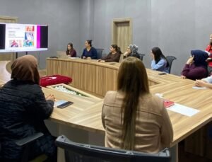 İslahiye’de Kadına Yönelik Şiddetle Mücadele Eğitimi Verildi