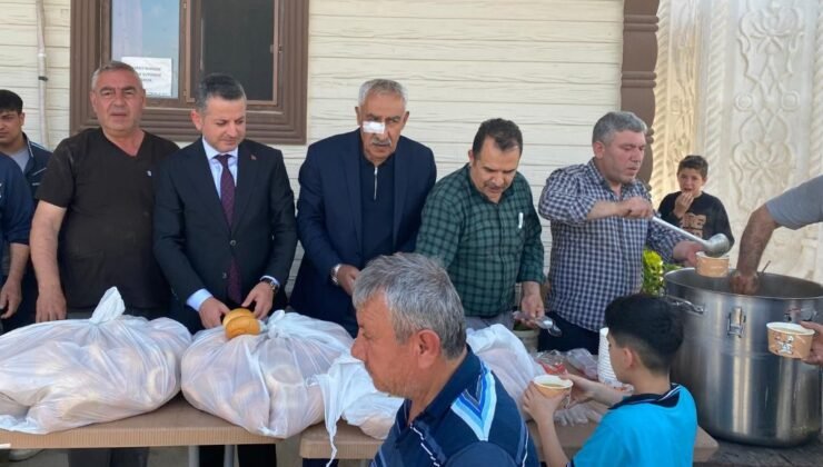 Başkan Çıngı Cuma Çıkışı Esnaflara Çorba İkramında Bulundu